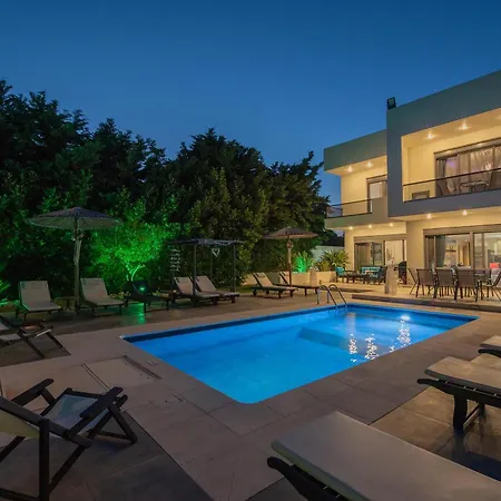 Elena إياليسوس