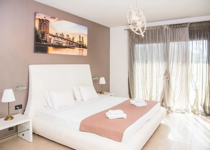 Elena * إياليسوس