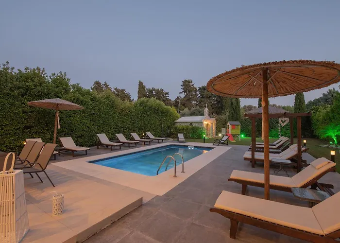 Elena فيلة إياليسوس